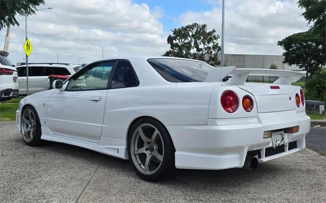 1999 Nissan Skyline JDM car for sale — photo 2 of 19