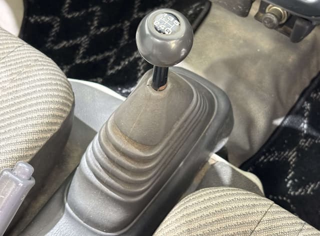 1996 Daihatsu Hijet JDM car for sale — photo 19 of 25