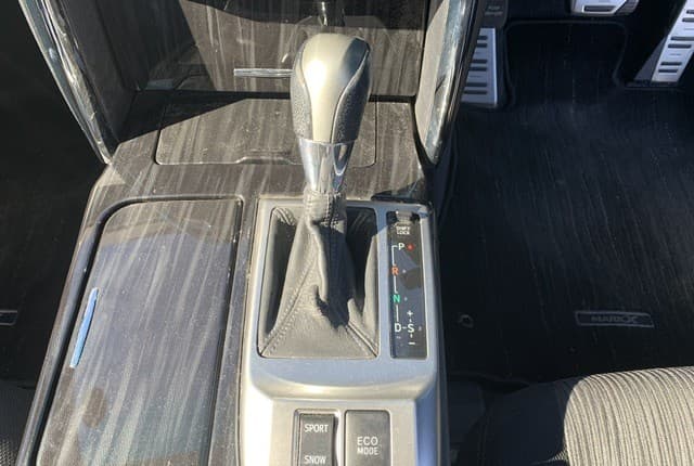 2010 Toyota Mark X JDM car for sale — photo 17 of 25