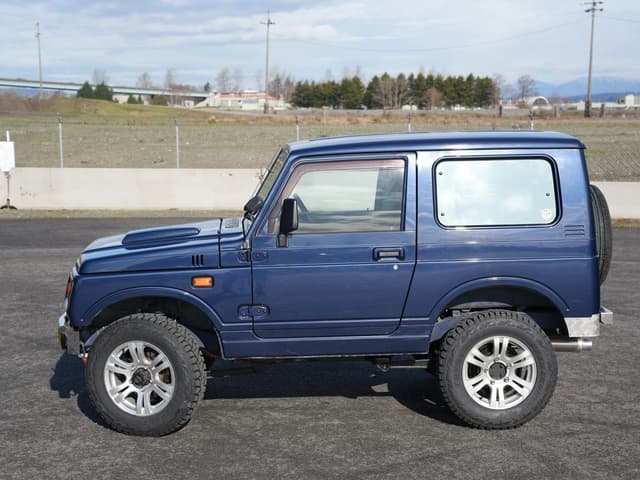 1996 Suzuki Jimny JDM car for sale — photo 3 of 10