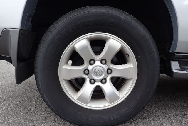 2007 Toyota Land Cruiser Prado JDM car for sale — photo 11 of 25