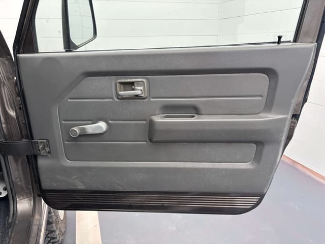 1997 Suzuki Jimny JDM car for sale — photo 23 of 25