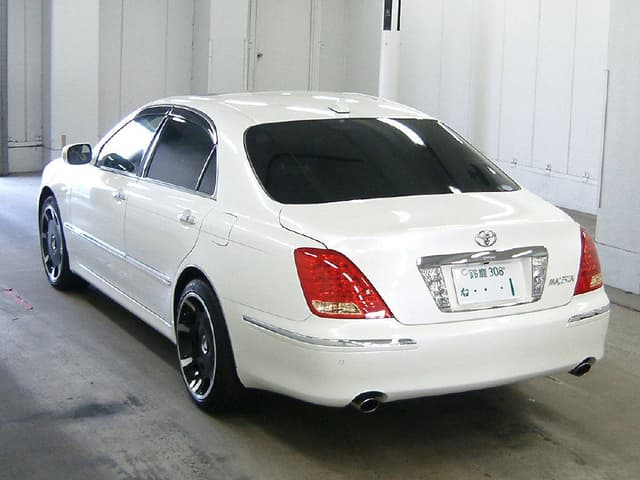 2008 Toyota Crown JDM car for sale — photo 2 of 3