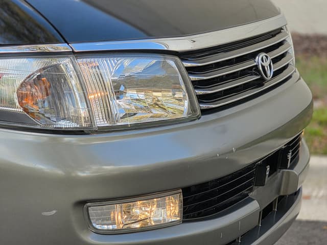 1998 Toyota HiAce JDM car for sale — photo 18 of 22