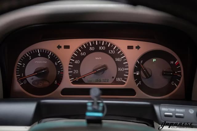 2001 Toyota Crown JDM car for sale — photo 13 of 25