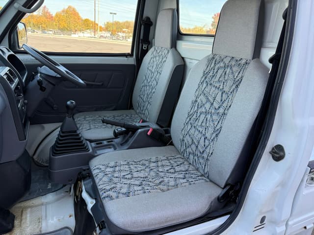 1998 Mitsubishi Minicab JDM car for sale — photo 12 of 17