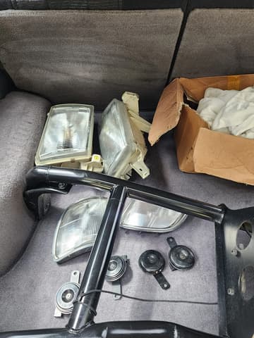 1998 Toyota Hilux Surf JDM car for sale — photo 13 of 25