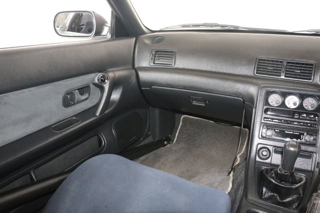 1993 Nissan Skyline JDM car for sale — photo 14 of 25