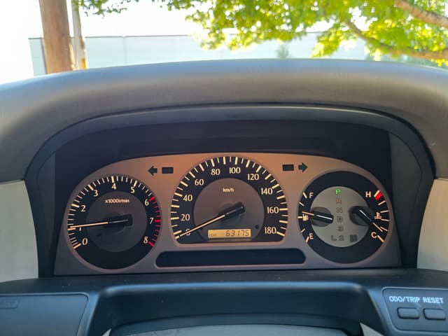 1999 Toyota Crown JDM car for sale — photo 9 of 13