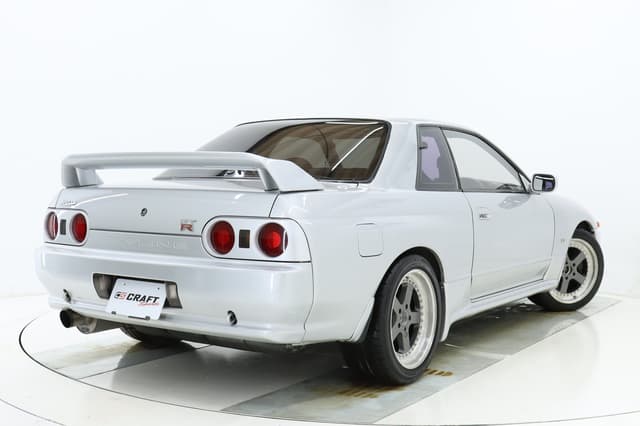 1992 Nissan Skyline JDM car for sale — photo 3 of 10