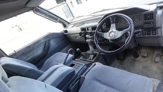 1994 Mitsubishi Delica JDM car for sale — photo 8 of 16