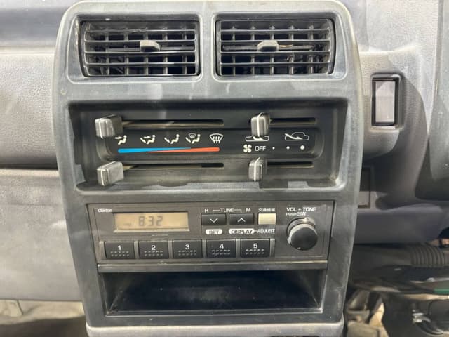 1995 Mitsubishi Minicab JDM car for sale — photo 15 of 25