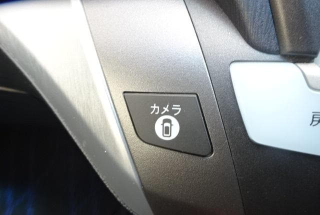2011 Honda Odyssey JDM car for sale — photo 24 of 25