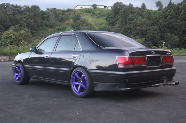 2001 Toyota Crown JDM car for sale — photo 7 of 10