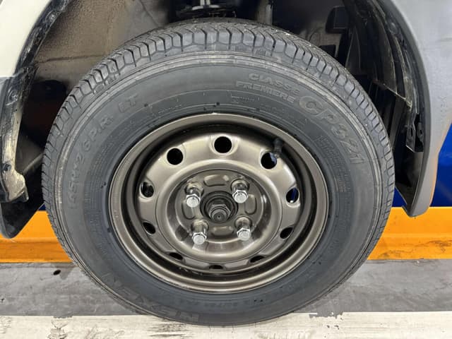 2000 Mitsubishi Minicab JDM car for sale — photo 12 of 23