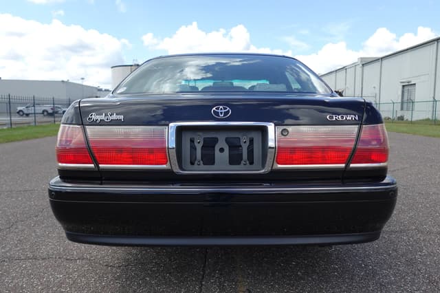 1999 Toyota Crown JDM car for sale — photo 7 of 18