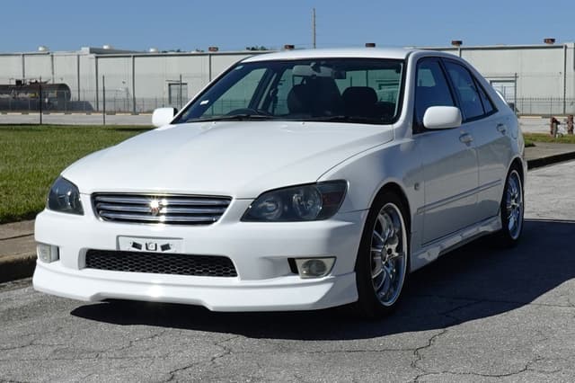 2001 Toyota Altezza JDM car for sale — photo 10 of 16