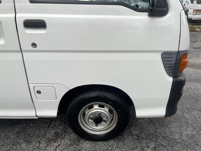 1997 Daihatsu Hijet JDM car for sale — photo 9 of 18