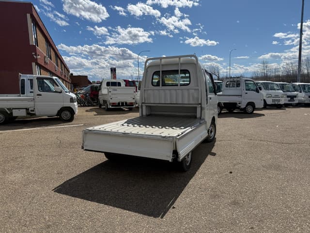 2009 Daihatsu Hijet JDM car for sale — photo 4 of 8
