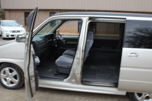 1999 Honda Stepwagon JDM car for sale — photo 23 of 25