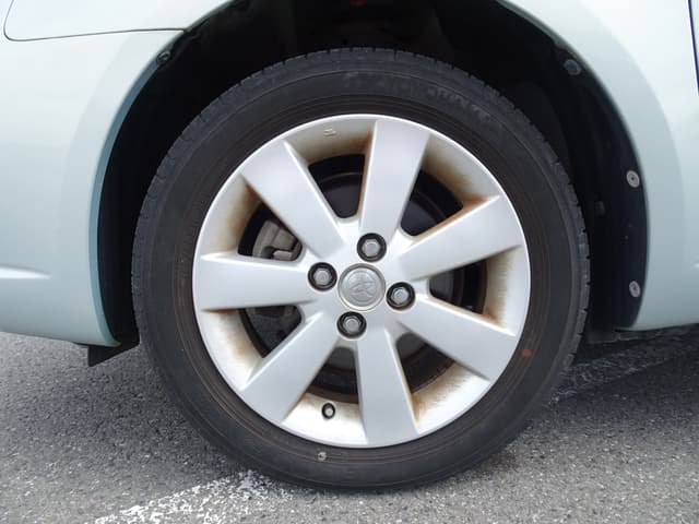 2009 Toyota Raum JDM car for sale — photo 9 of 10