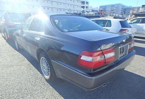 1996 Nissan Cima JDM car for sale — photo 4 of 9