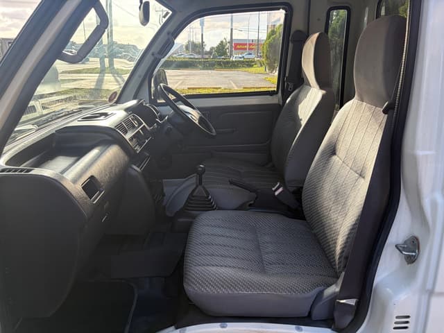 2000 Daihatsu Hijet JDM car for sale — photo 11 of 17