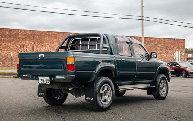 1997 Toyota Hilux JDM car for sale — photo 4 of 9