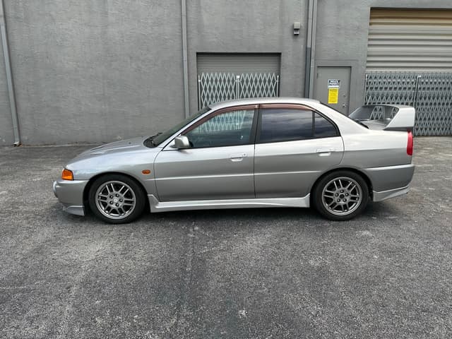 1996 Mitsubishi Lancer Evolution JDM car for sale — photo 8 of 25