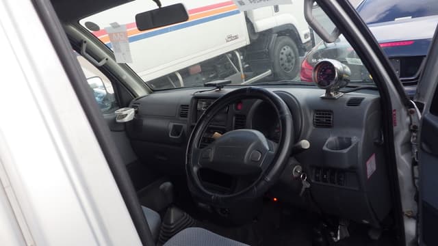 2006 Daihatsu Hijet JDM car for sale — photo 7 of 16