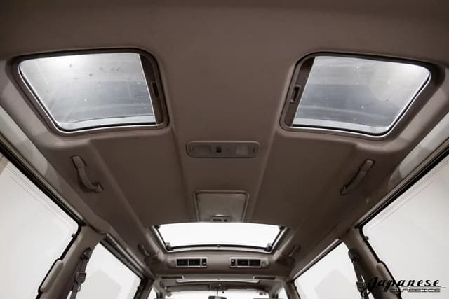 1995 Toyota HiAce JDM car for sale — photo 24 of 25