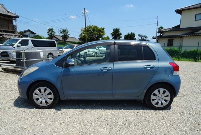 2008 Toyota Vitz JDM car for sale — photo 2 of 25