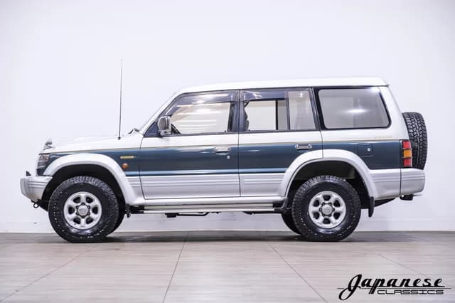1994 Mitsubishi Pajero JDM car for sale — photo 5 of 25