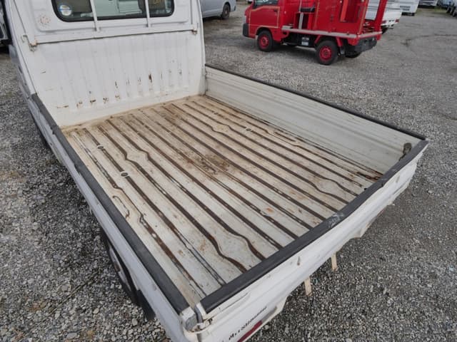 2001 Mitsubishi Minicab JDM car for sale — photo 15 of 25