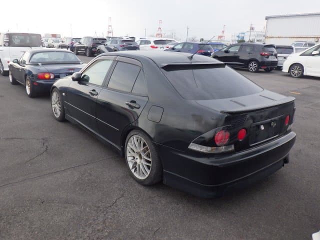 2000 Toyota Altezza JDM car for sale — photo 3 of 10