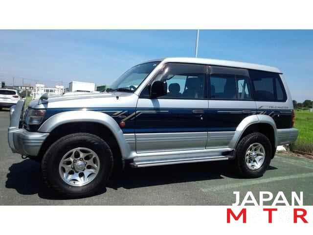 1997 Mitsubishi Pajero JDM car for sale — photo 2 of 25