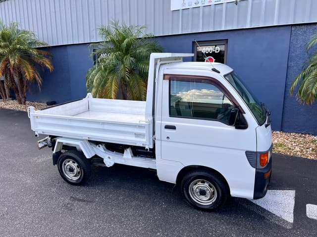 1998 Daihatsu Hijet JDM car for sale — photo 13 of 18