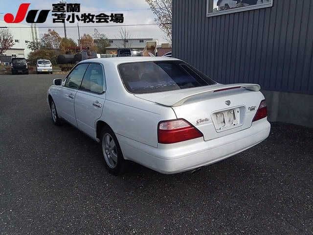 1995 Nissan Gloria JDM car for sale — photo 5 of 7