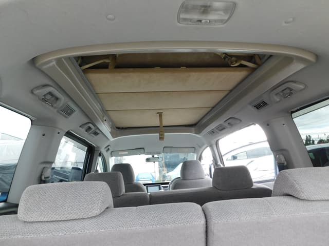 2006 Honda Stepwagon JDM car for sale — photo 8 of 8