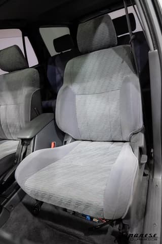 1996 Toyota Hilux Surf JDM car for sale — photo 16 of 25