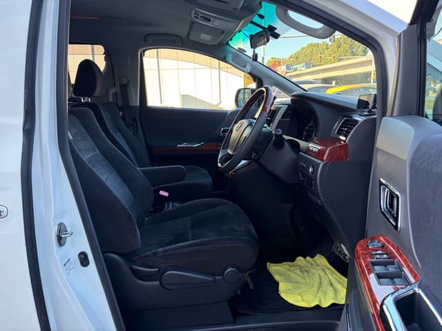 2010 Toyota Vellfire JDM car for sale — photo 15 of 16