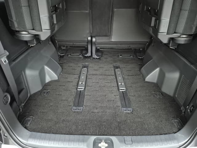 2009 Mitsubishi Delica JDM car for sale — photo 11 of 22