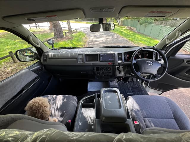 2007 Toyota HiAce JDM car for sale — photo 15 of 23