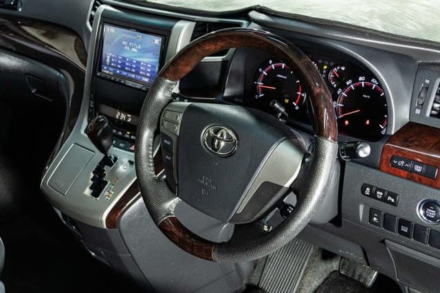 2012 Toyota Vellfire JDM car for sale — photo 14 of 19