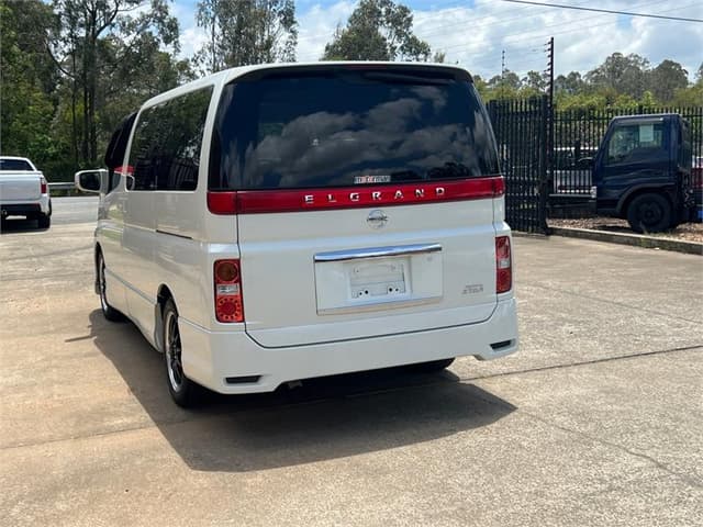 2010 Nissan Elgrand JDM car for sale — photo 6 of 14