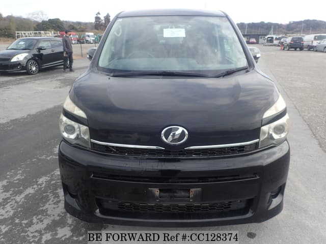 2011 Toyota Voxy JDM car for sale — photo 8 of 25