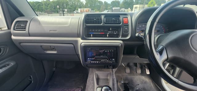 2001 Suzuki Jimny JDM car for sale — photo 20 of 25