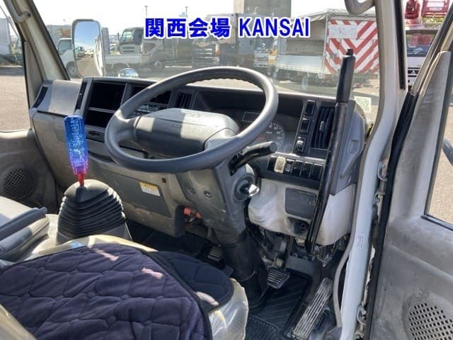 2008 Isuzu Elf JDM car for sale — photo 4 of 8