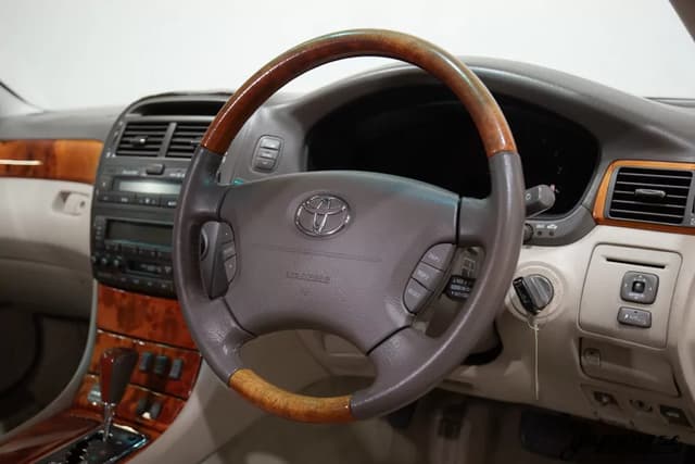 2000 Toyota Celsior JDM car for sale — photo 12 of 25