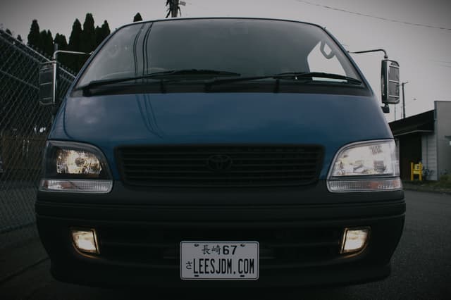 1997 Toyota HiAce JDM car for sale — photo 14 of 25
